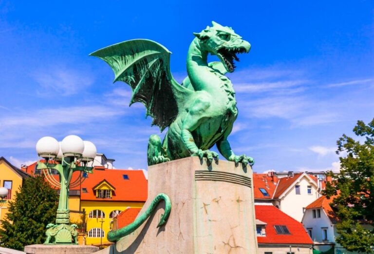 Ljubljana: Express Walk With a Local in 60 Minutes