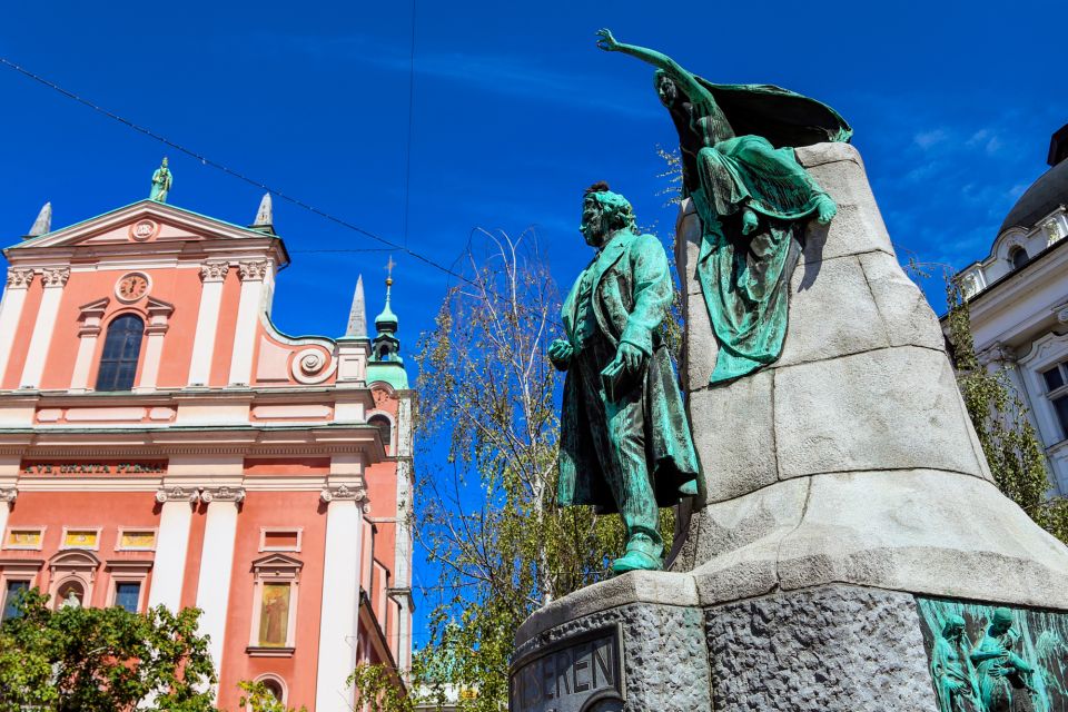 Ljubljana: First Discovery Walk and Reading Walking Tour