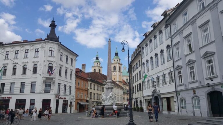Ljubljana: Walking Tour With Licensed Guide