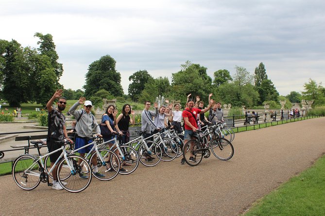 London Landmarks Small-Group Evening Guided Bike Tour