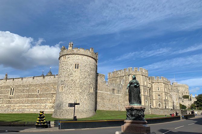 London to Stonehenge and Windsor Castle Including Entrance Tickets