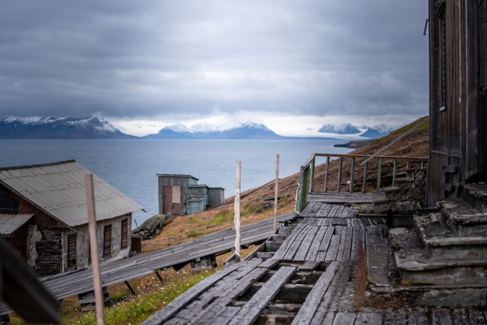 1 longyearbyen private guided walking tour Longyearbyen: Private Guided Walking Tour