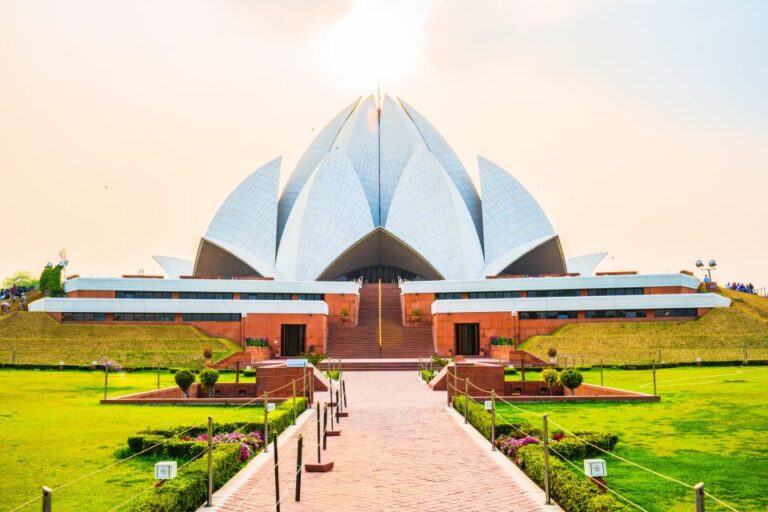 Lotus Temple Private Tour by Car With Skip the Line
