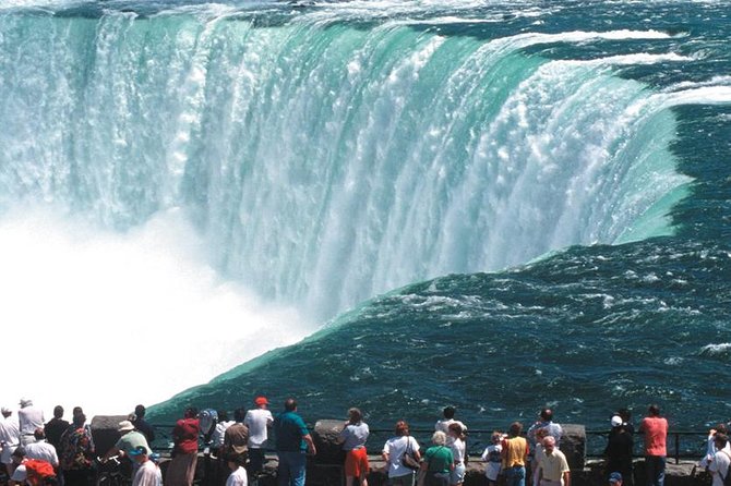 Low Cost:-Private Transfer: Niagara Falls Canada to Toronto Pearson Airport