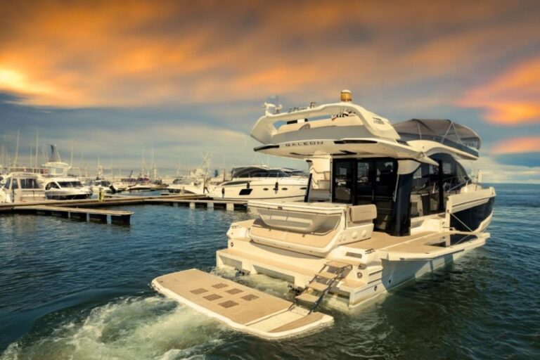 Luxury Yacht Sunset Champagne Cruise Vierwaldstättersee