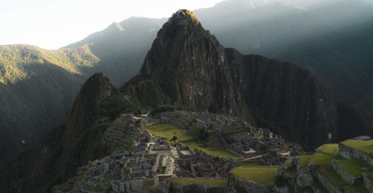 Macchu Picchu Private Tour Guide Bus Ticket Combo