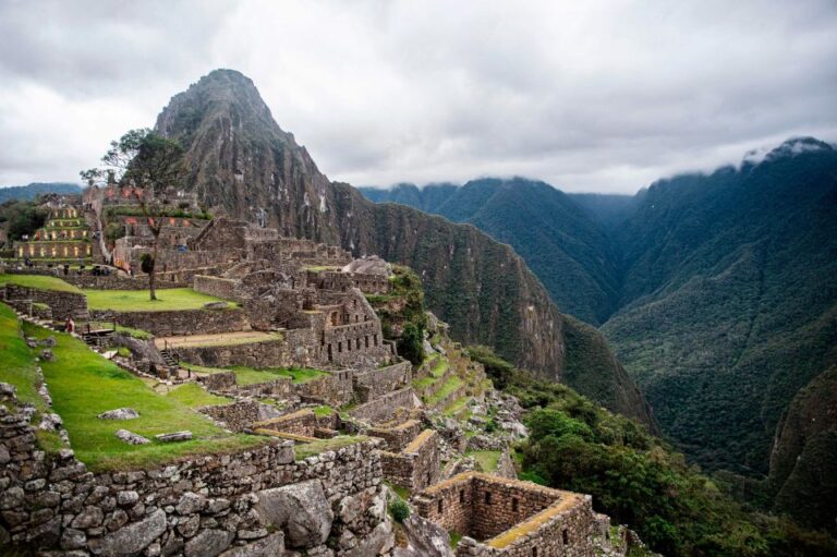 Machu Picchu by Car 2 Days