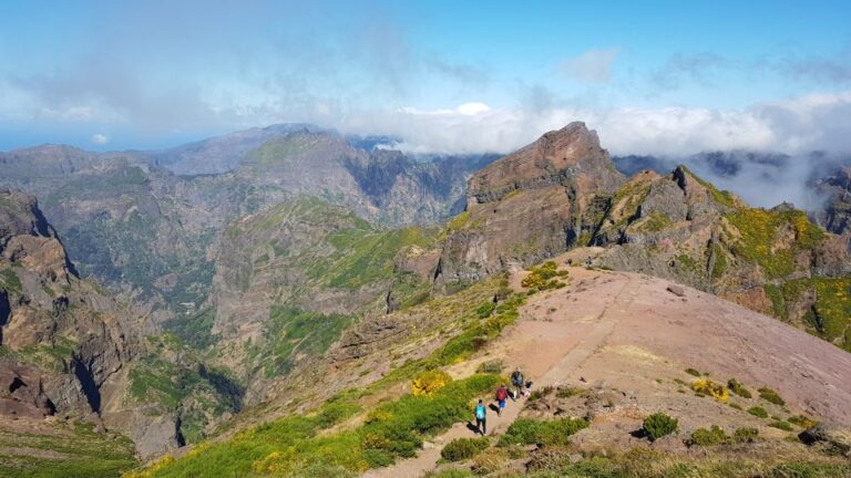 Madeira: Private Guided Pico Areeiro to Pico Ruivo Hike PR1
