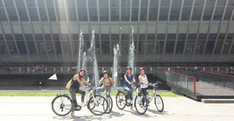 Medellin: Guided City E-Bike Tour