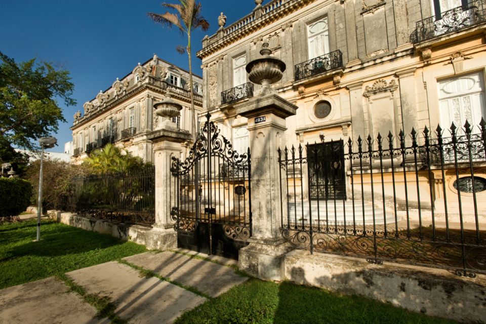 Mérida: City Highlights Guided Walking Tour With Pickup