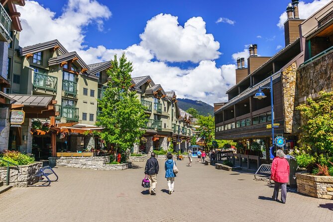 Mesmerizing Romantic Walking Tour in Whistler - What to Wear