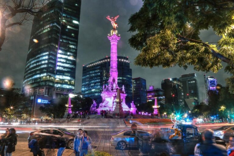 Mexico City: Night Tour in a Double Decker Bus