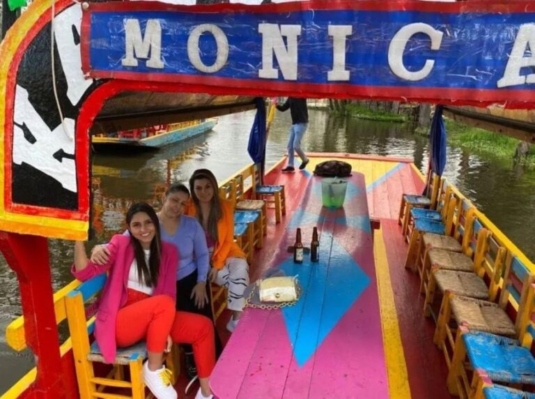 Mexico City: Xochimilco and Coyoacan Cultural Tour