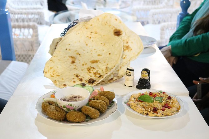 Middle Eastern Food Trail – Oriental Culinary Experience Dubai