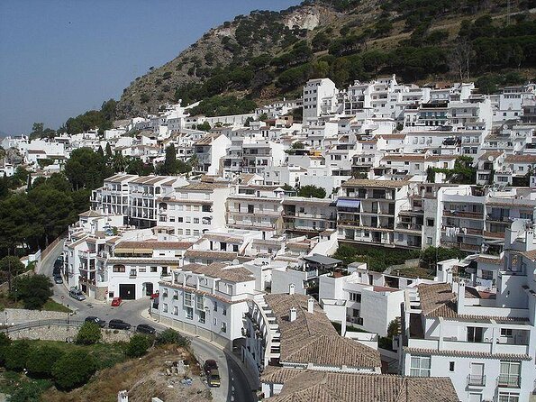 Mijas, Marbella and Banus Day Coach From Costa Del Sol