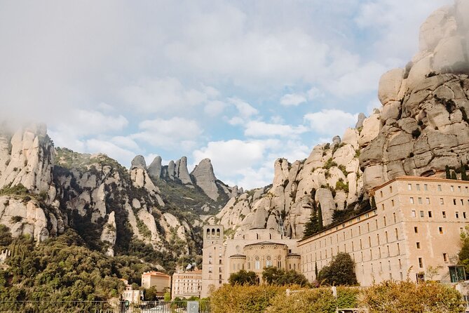Montserrat and Cava Winery Full-Day Trip From Barcelona