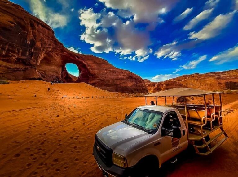 Monument Valley 4×4 Navajo Guided Tour