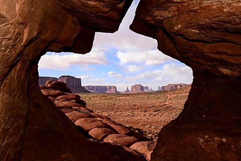 Monument Valley: Scenic 2.5-Hour Guided Tour