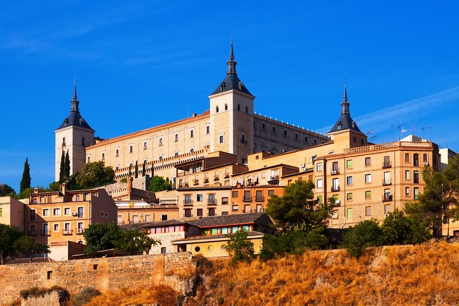 Monumental Toledo! Guided Tour From Madrid With the Cathedral