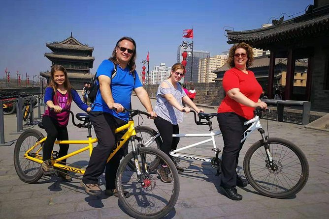 Morning Cycling & Walking Tour: Xi’an City Wall & Morning Market