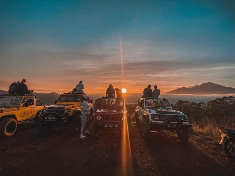 Mount Batur: Guided 4WD Jeep Sunrise & Natural Hot Spring