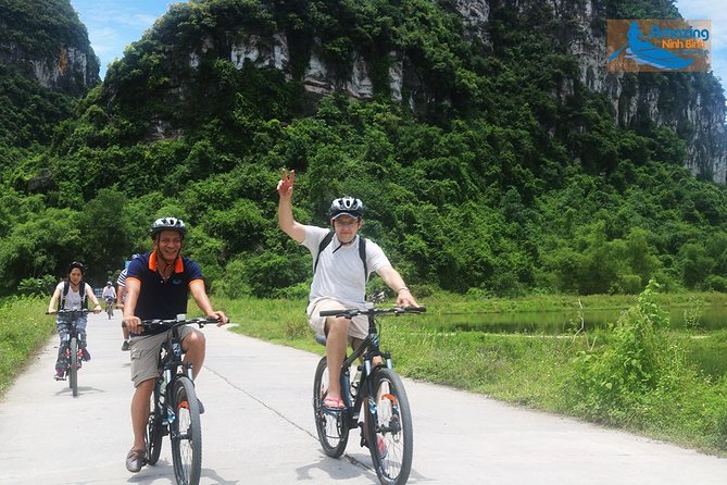 Mua Cave – Tam Coc – Bich Dong Day Tour With Transfer, Local Family & Bike