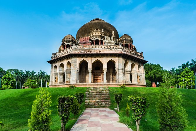 Mughal Heritage Tour Including Lodhi Garden, Humayun Tomb and Akshardham Temple
