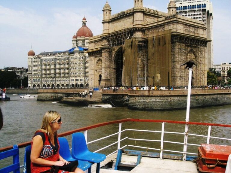 Mumbai City Tour With Ferry Ride and Dharavi Slum