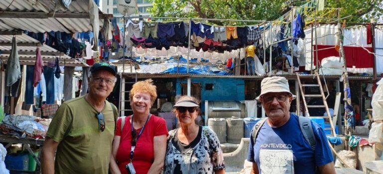 Mumbai: Dhobi Ghat Laundry and Dharavi Slum Tour With Local