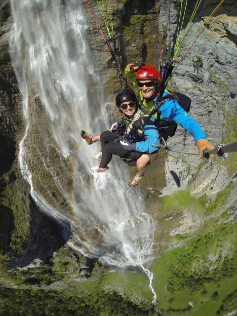 1 murren paragliding over lauterbrunnen cliffs and waterfalls Mürren: Paragliding Over Lauterbrunnen Cliffs and Waterfalls