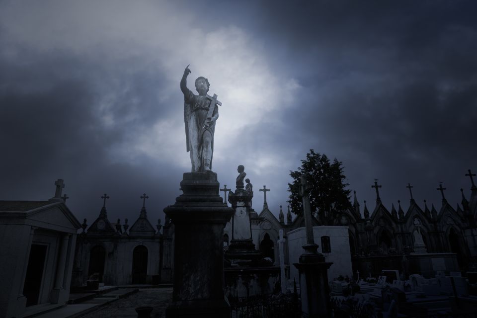 New Orleans: Night Cemetery and Ghost BYOB Bus Tour - Tour Duration and Guide Availability