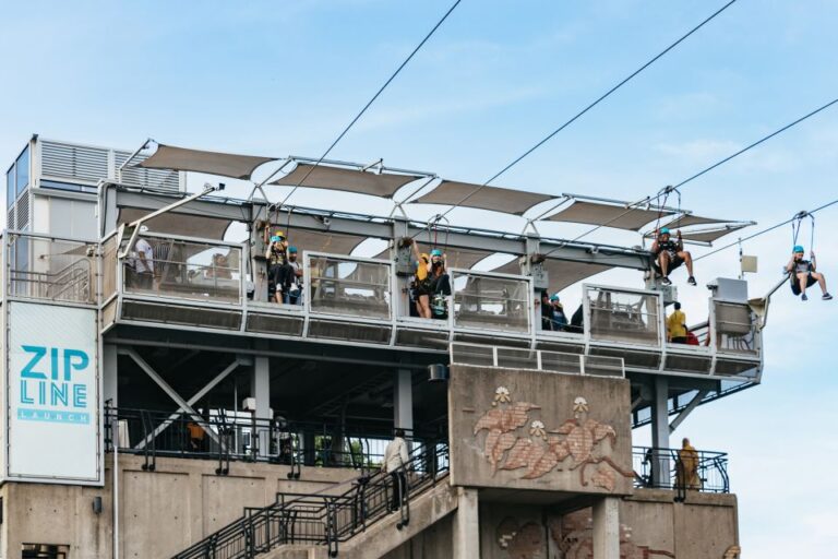 Niagara Falls, Canada: Zipline to The Falls