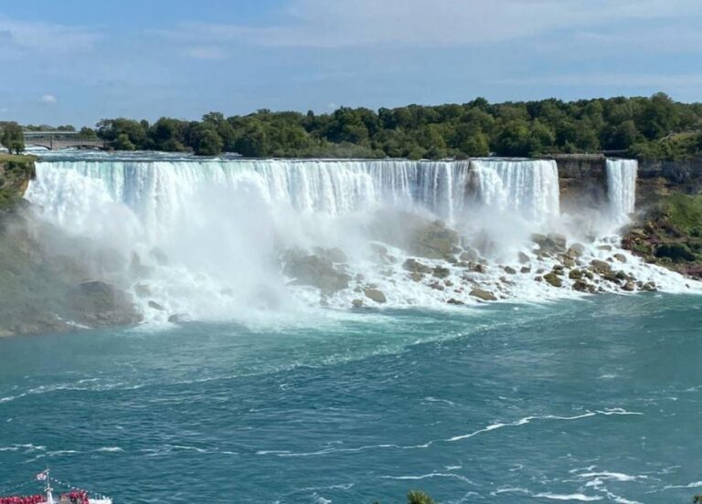 Niagara Falls: Luxury Private Tour With Winery Stop