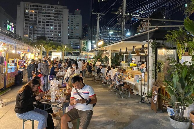 Night Life in Bangkok – Jodd Fairs Train Night Market(Joint)