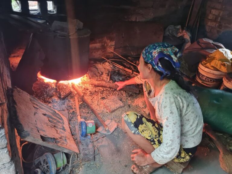 Ninh Binh Small Group From Hanoi: Boat, Bike & Daily Life