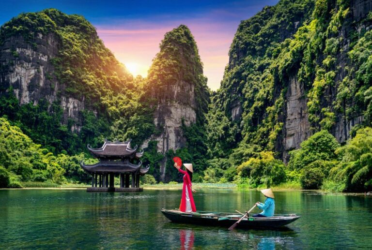 Ninh Binh’s Legends: Bai Dinh Pagoda, Trang An Boat&Mua Cave
