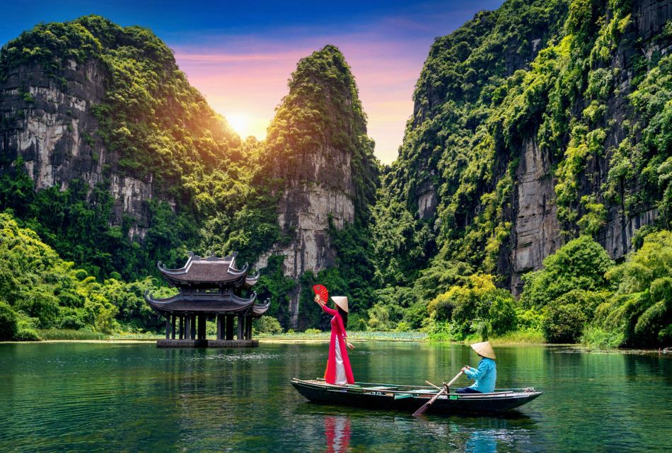 1 ninh binhs legends bai dinh pagoda trang an boatmua cave Ninh Binh's Legends: Bai Dinh Pagoda, Trang An Boat&Mua Cave