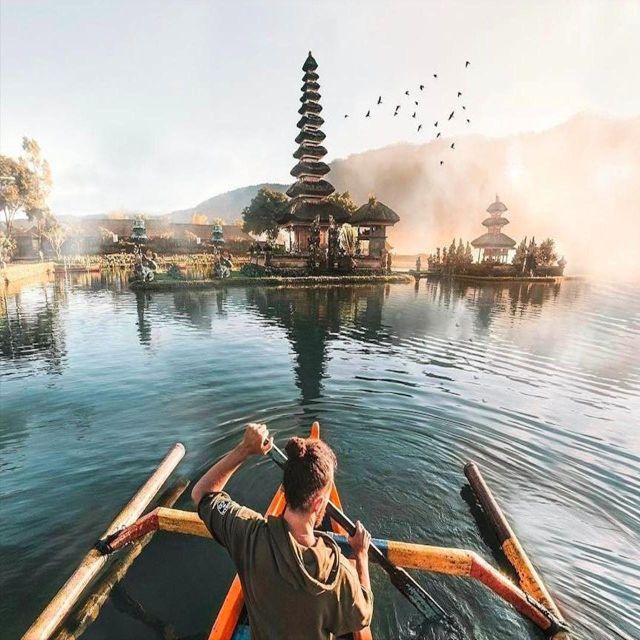 North Bali : Lake Bratan, Handara Gate, Waterfall & Swing