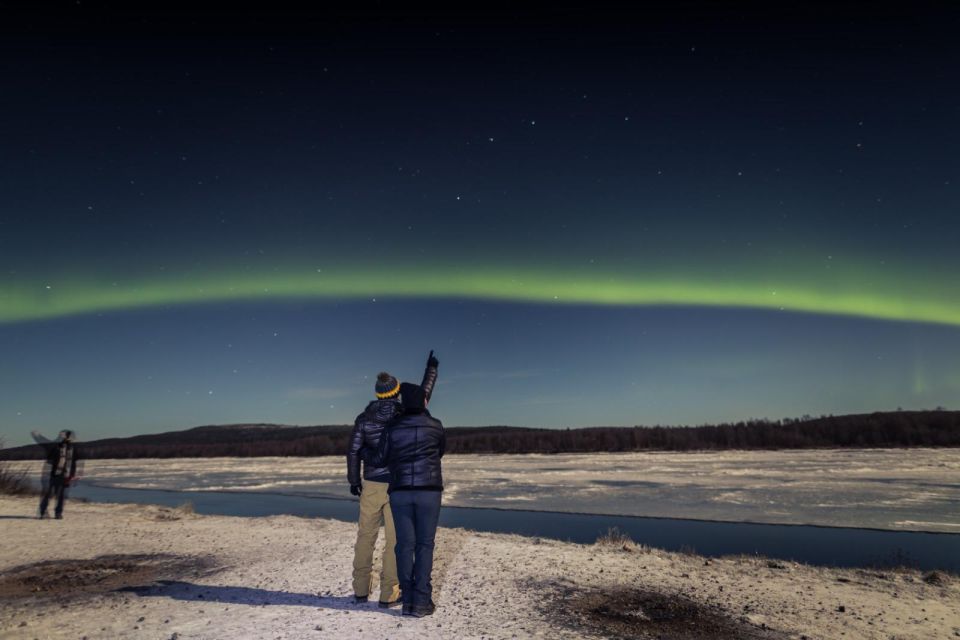 1 northern lights hunting with bbq and photos small group Northern Lights Hunting With BBQ and Photos, Small Group