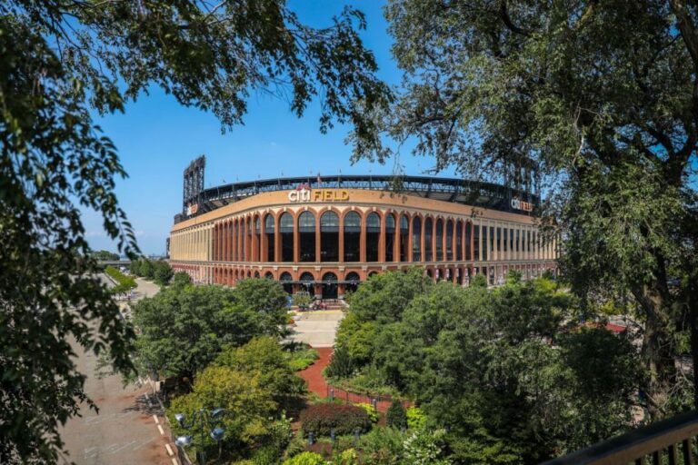 NYC: Citi Field Insider Guided Ballpark Tour