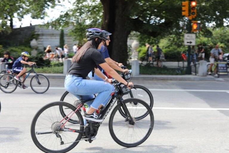 NYC: E-Bike Rental for Central Park and Downtown