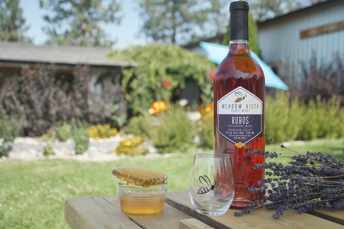Okanagan Bee Tour and Lunch at Winery in Kelowna - Bee Farm Experience