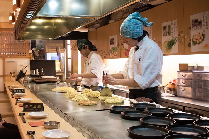 Okonomiyaki Experience, Osakas World Famous Pancake