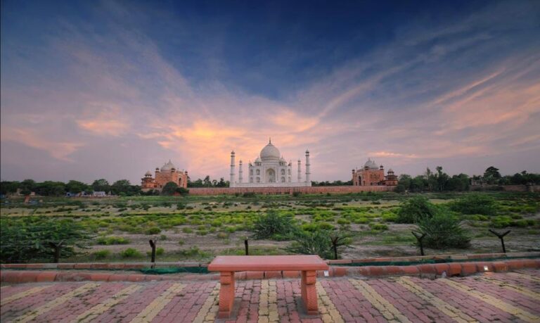 Old Agra City Tour With Taj Mahal and Agra Fort