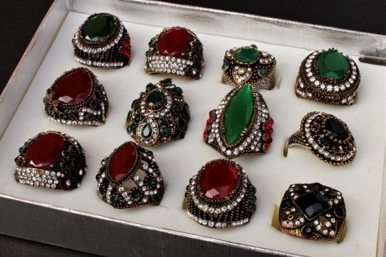 Old Delhi’S Mughal Era Jewelry Craftsmen, Pashmina & Spices