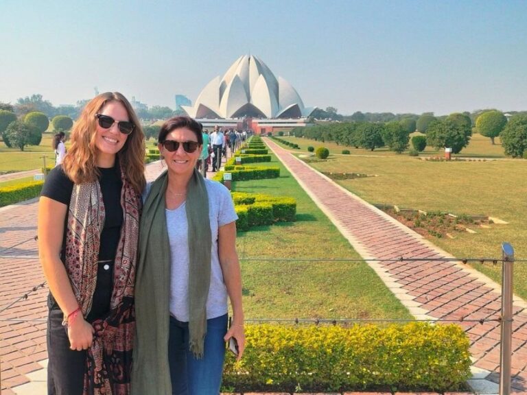 Old & New Delhi Tour-Best of Delhi in 8 Hours With Entrances