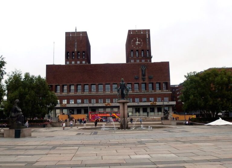 Oslo: Downtown Self-Guided Audio Tour