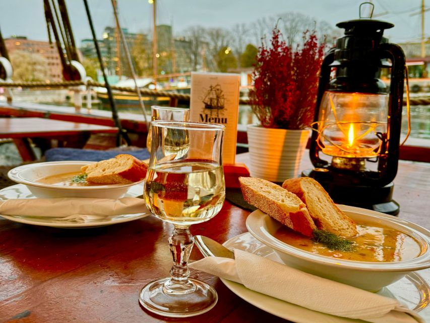 Oslo: Skyline in Winter With Fish Soup Cruise