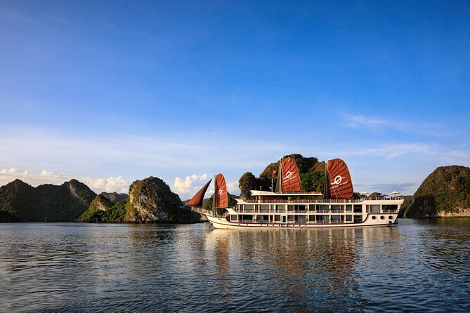 Overnight Halong Bay-Lan Ha Bay Cruise With Hanoi Pickup and Drop-Off