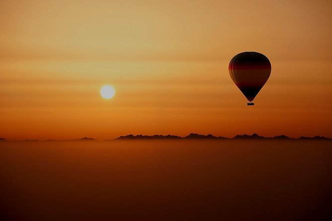 Overnight Safari and Sunrise Hot-Air Balloon Ride